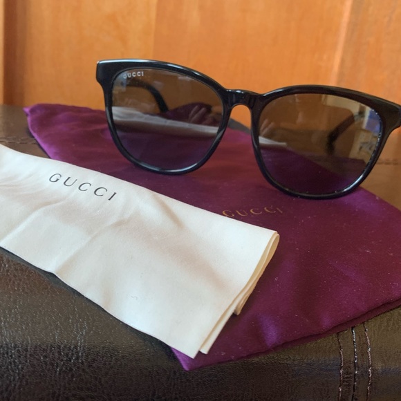 Gucci Sunglasses (AUTHENTIC!!) - Picture 9 of 9